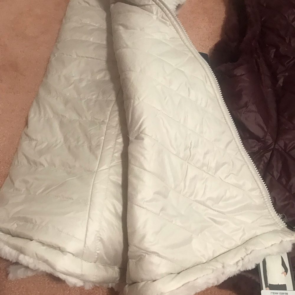 Nicole miller (2)reversible women’s faux fur vest (NO offer) please - Picture 15 of 16